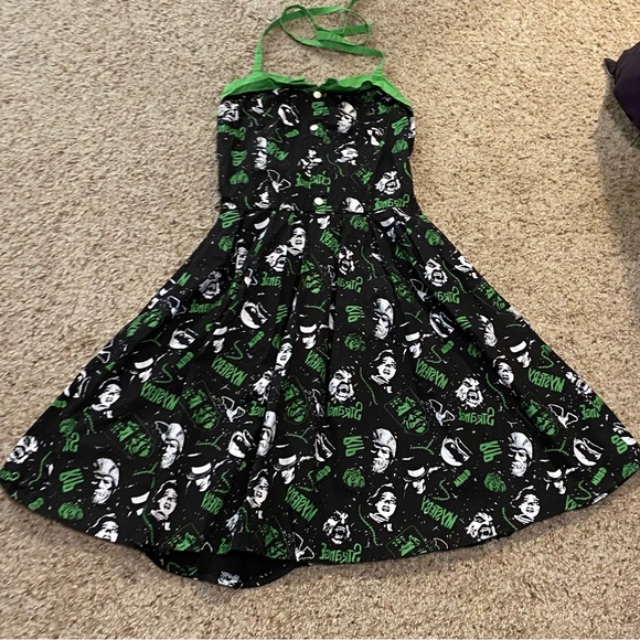 Sourpuss Peggy Horror Dress 🦇 - Picture 3 of 5